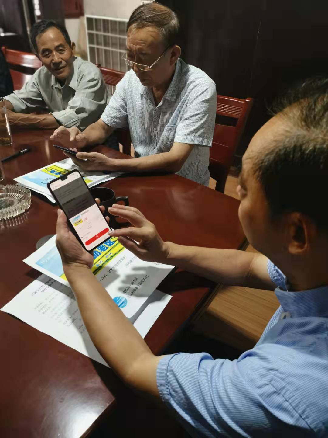 三会领导带头捐赠.jpg