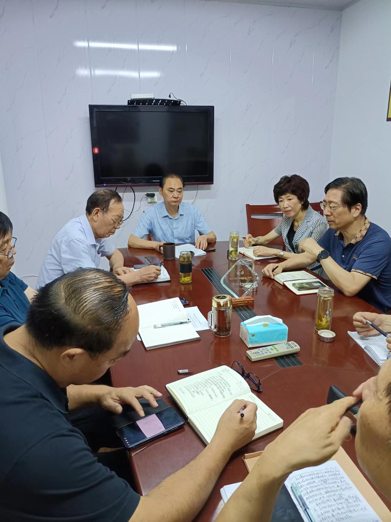 兴化市老区“三会”召开上半年工作...