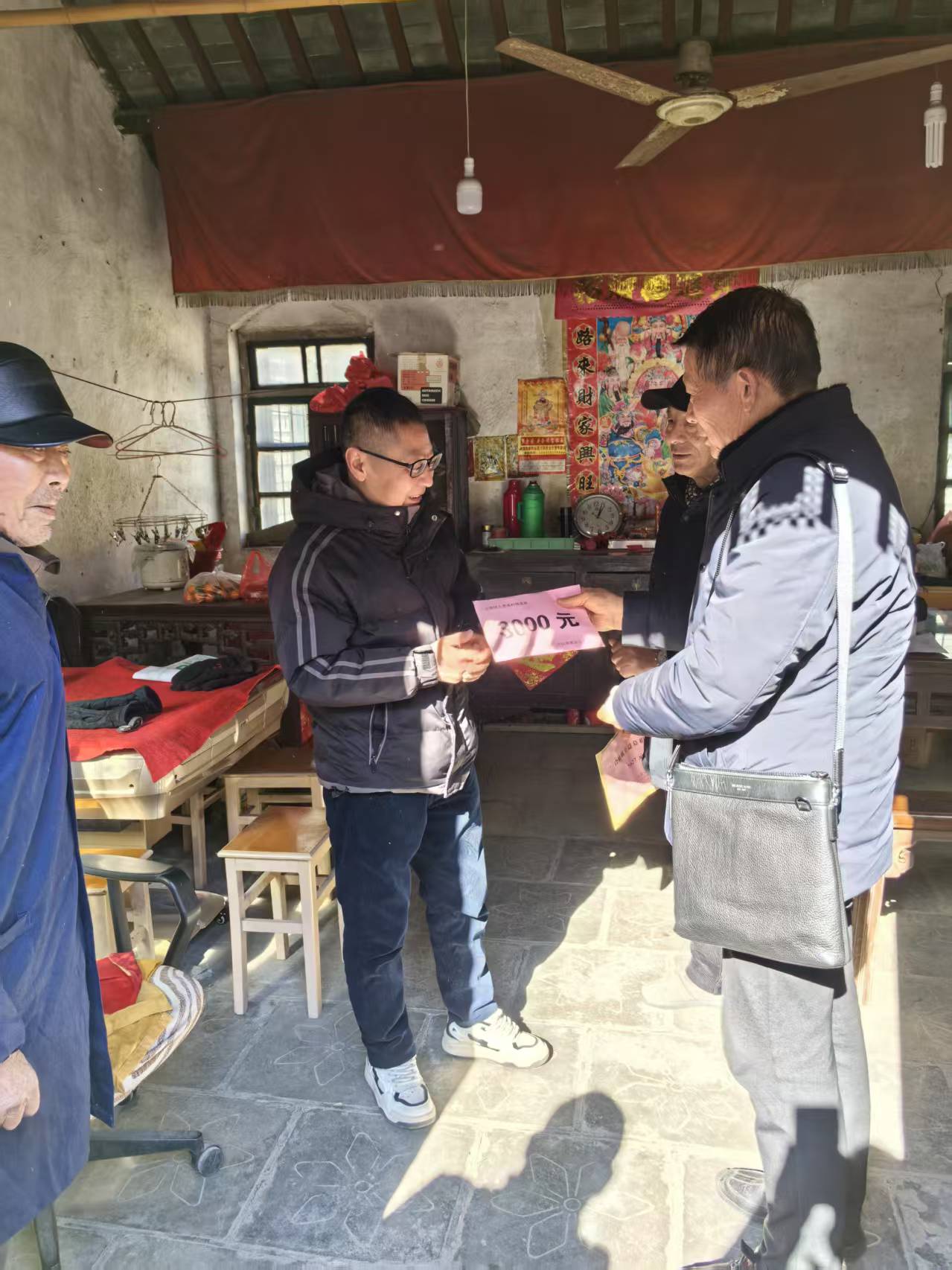 3-陈会长走访慰问合陈特困户.jpg